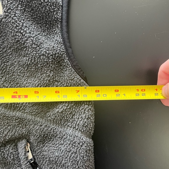 Vintage men’s North face vest - Picture 8 of 9